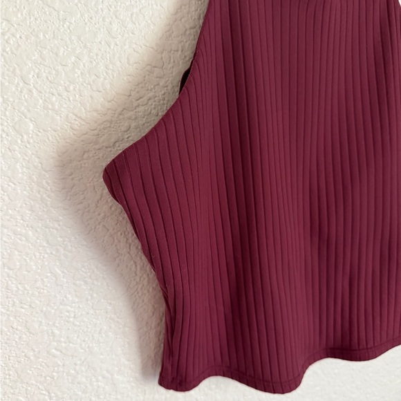 Alo Yoga Unite Wide Rib Bra Tank M Black Cherry - Picture 5 of 9